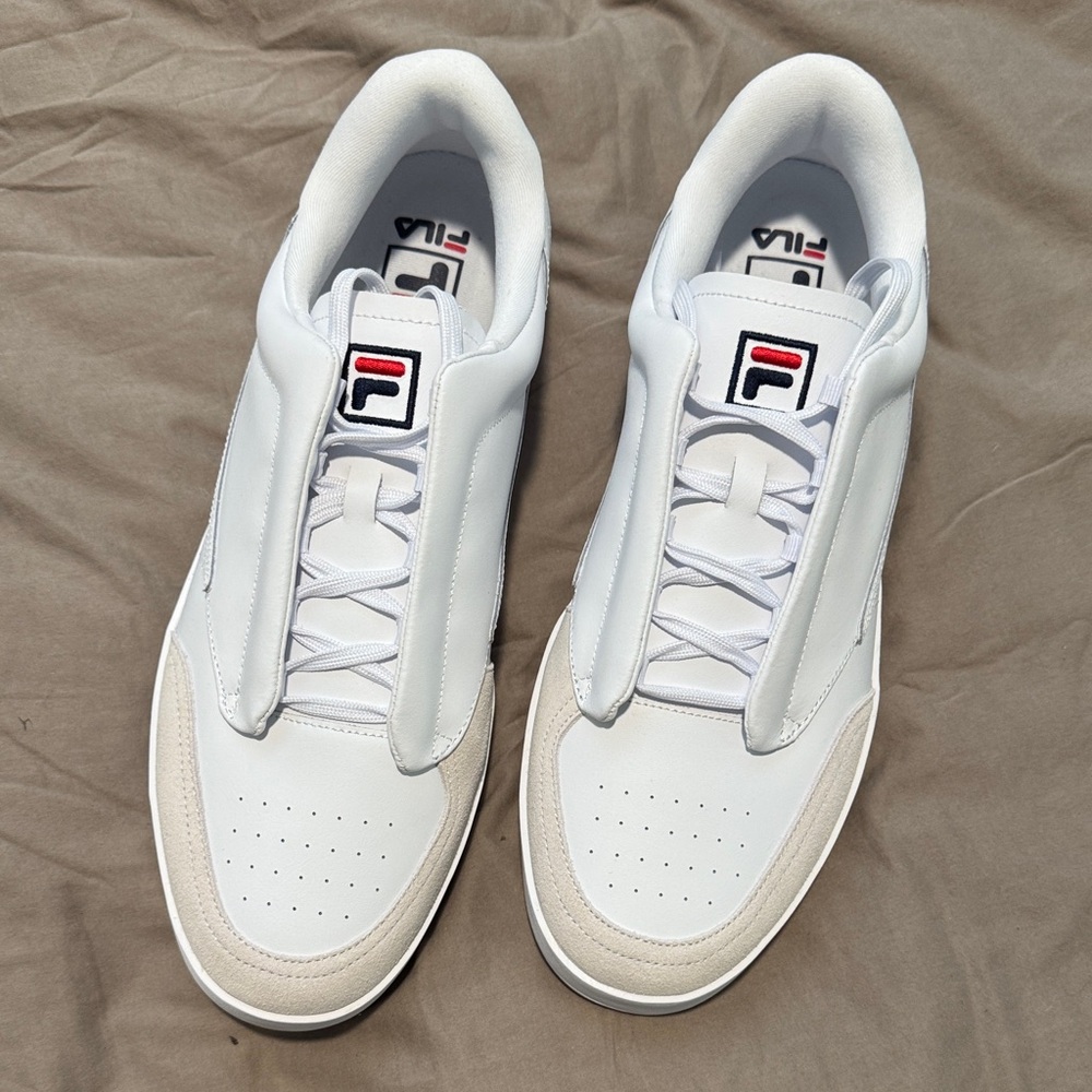 Fila Men's White and Beige Sneakers